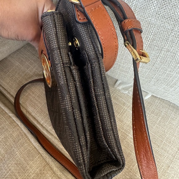 Michael Kors Fulton Crossbody Bag Brown Monogram - Picture 3 of 17